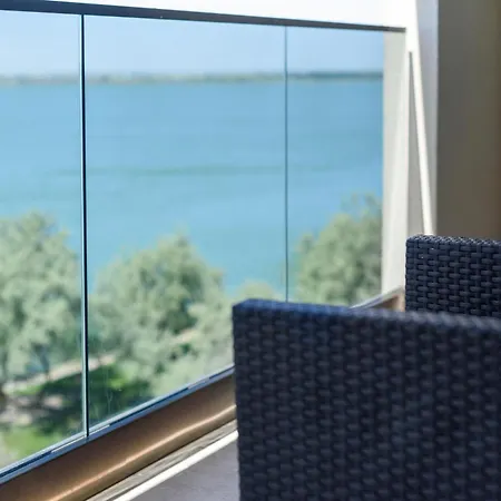 Lakeside Blanca Adamar Mamaia