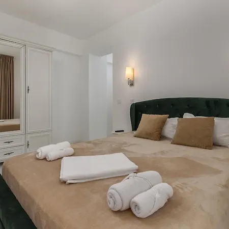 Lakeside Blanca Adamar Διαμέρισμα