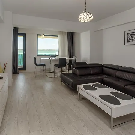 Lakeside Blanca Adamar Apartment Mamaia