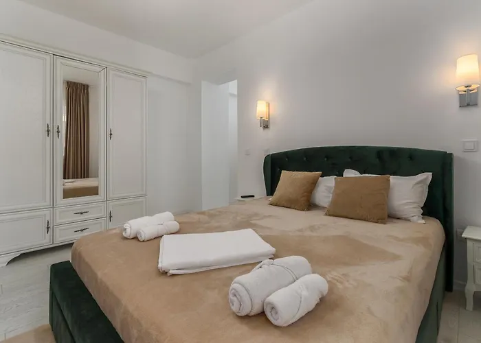 Lakeside Blanca Adamar Διαμέρισμα